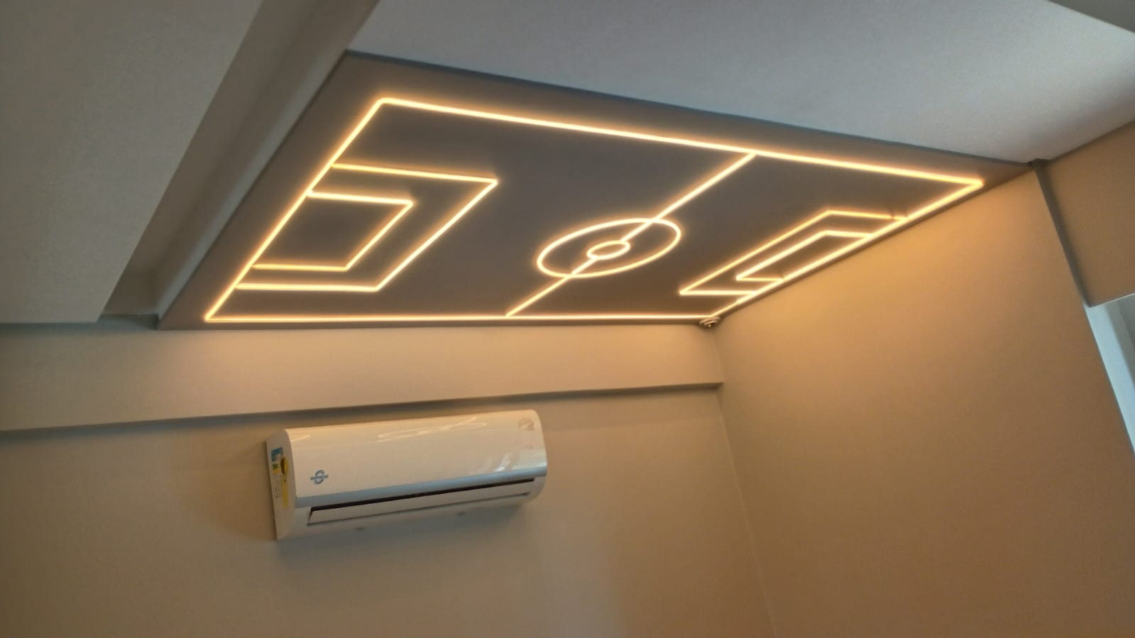 Acabamento em gesso com LED